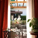Petit Chateau 3*