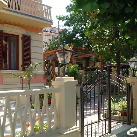 Petit Chateau 3*