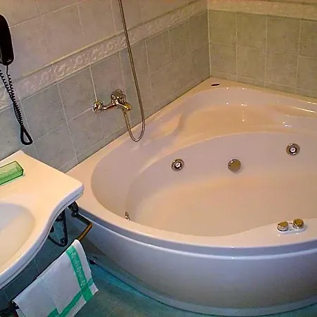 Petit Chateau Nocleg ze śniadaniem Montecatini-Terme
