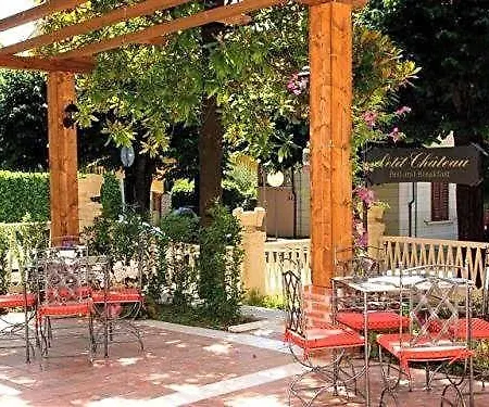 לינה וארוחת בוקר Petit Chateau מונטה קטיני טרמה