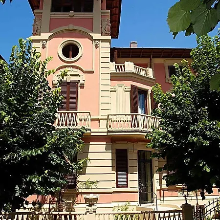 Petit Chateau לינה וארוחת בוקר