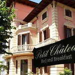 Bed and Breakfast Petit Chateau 3*