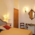 Petit Chateau Bed and Breakfast 3*