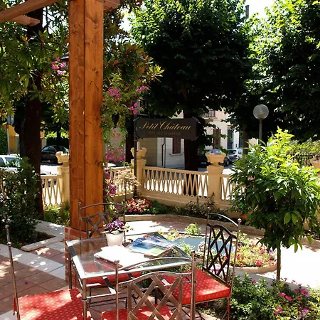 Panzió Petit Chateau Montecatini Terme