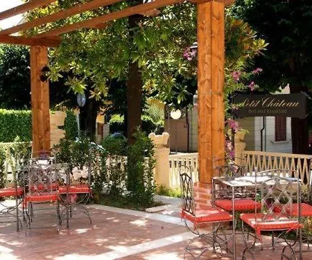 Panzió Petit Chateau